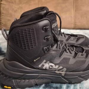HOKA Black High-Top Hiking Boots size 9D